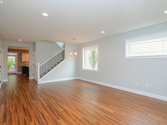 3rd image of 6504 SE Alder Pl