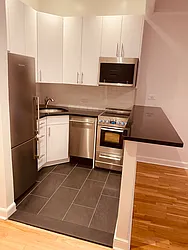 Rented by Metropolis Real Estate of Manhattan