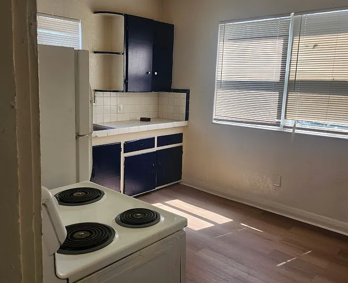415 E Floribraska Ave #B — Photo 7