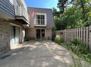 19 Caddy Rock Rd APT B, North Kingstown, RI 02852