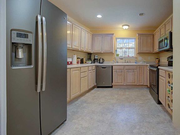 3rd image of 401 Nautilus Dr
