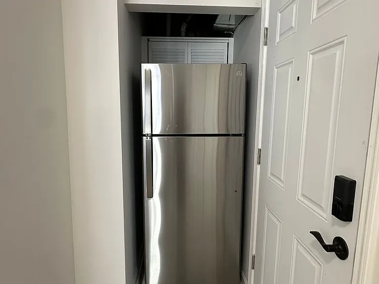 1210 W Lexington St — Photo 8