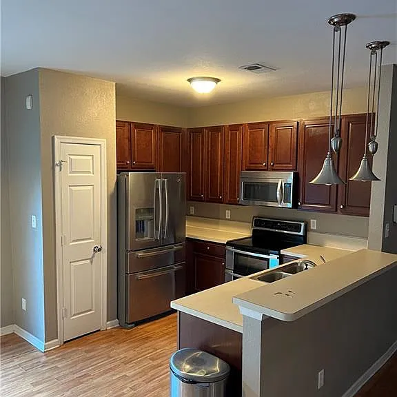 305 Garcia Dr — Photo 1