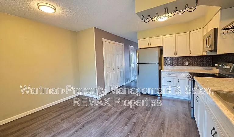 4231 Charleston Dr — Photo 6