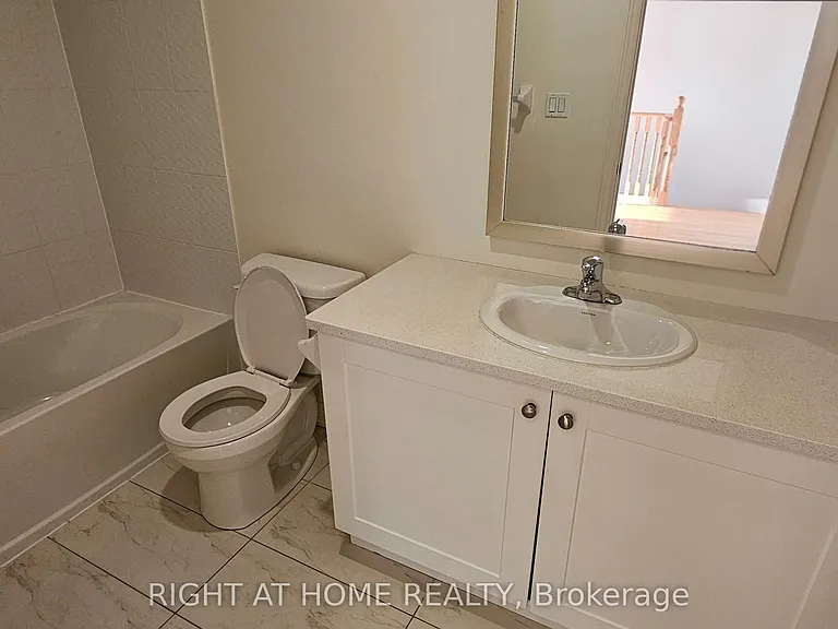 9430 Bayview Ave #UPPER — Photo 10