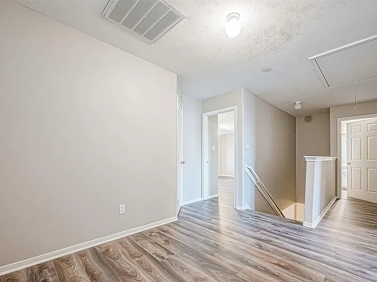 10043 Morocco Rd — Photo 25