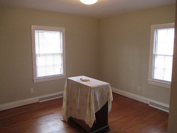 4th image of 1309 Charlotte St
