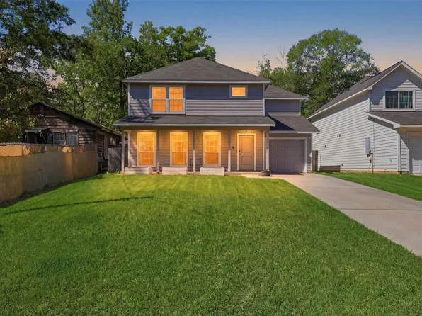 15011 Crockett Rd, Willis, TX 77378