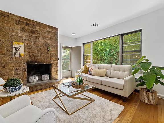 4th image of 616 W 231st St