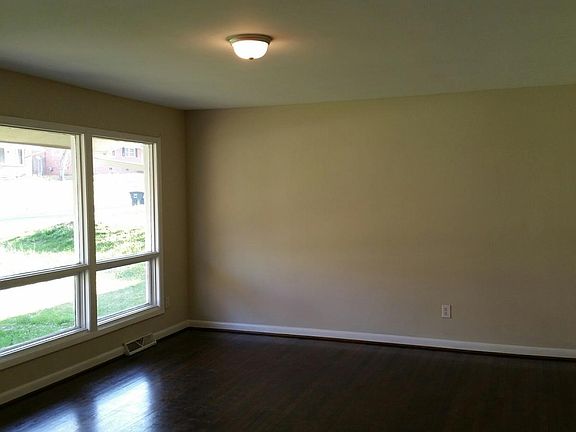 4th image of 1500 Guest St