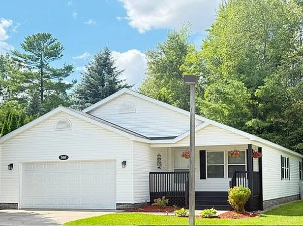 516 Woodcreek Blvd, Traverse City, MI 49686
