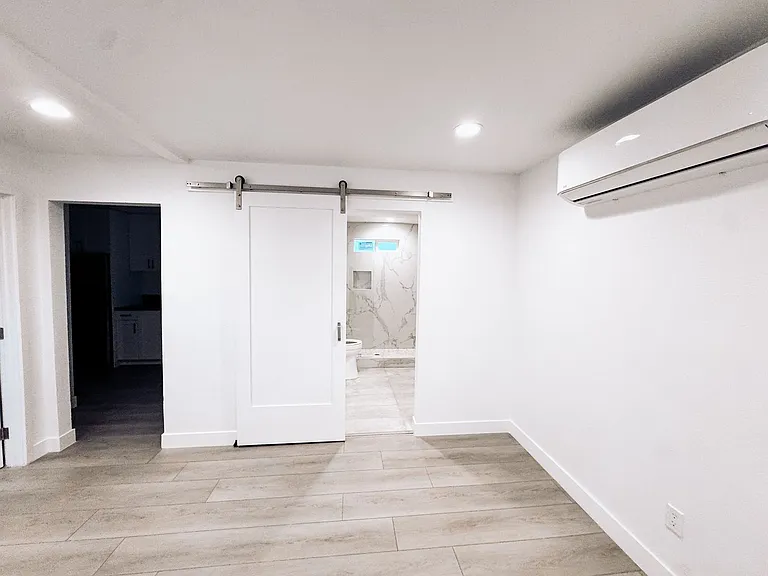 Harbor Blvd Apts. — Photo 23