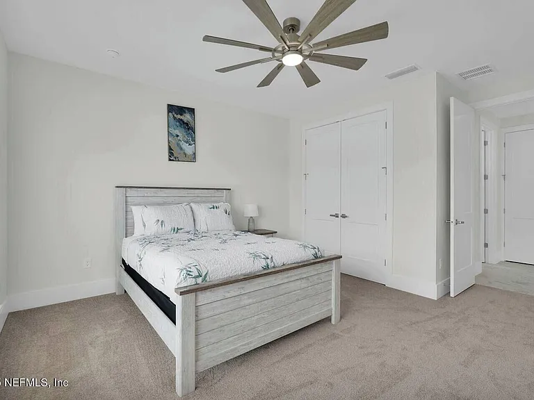 586 A1a N — Photo 24