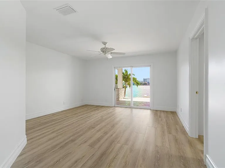 3924 Versailles Dr — Photo 12