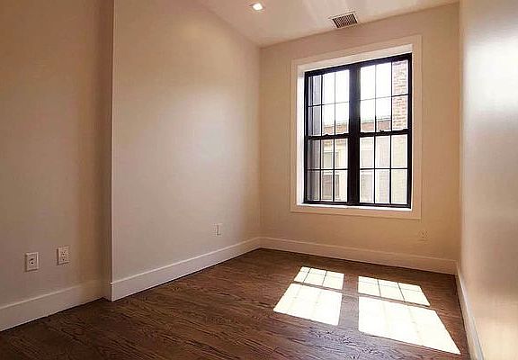 4th image of 854 Rogers Ave #4