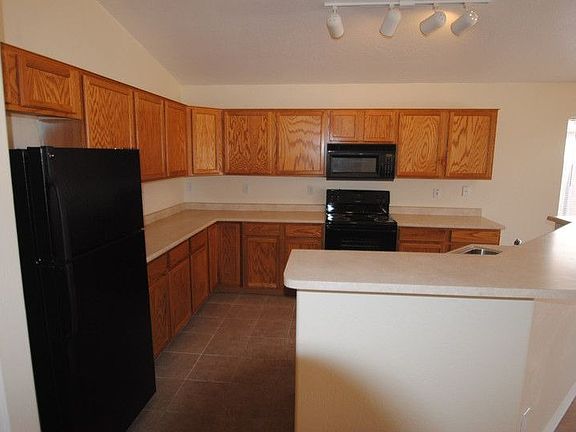 4th image of 25516 W Globe Ave