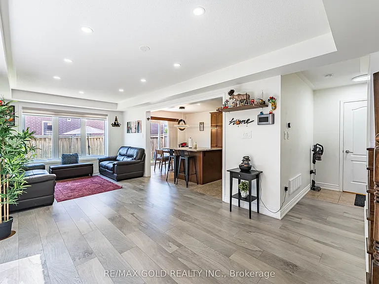 26 Robert Parkinson Dr — Photo 5