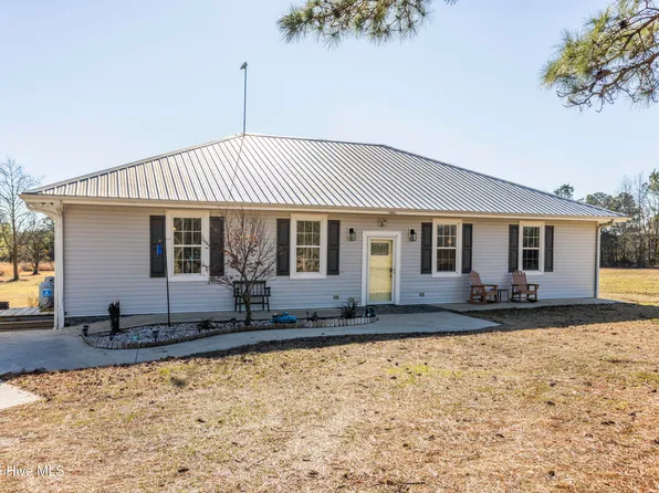 335 Bull Tail Road, Wallace, NC 28466