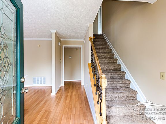 3rd image of 215 Douglas Fir Ct