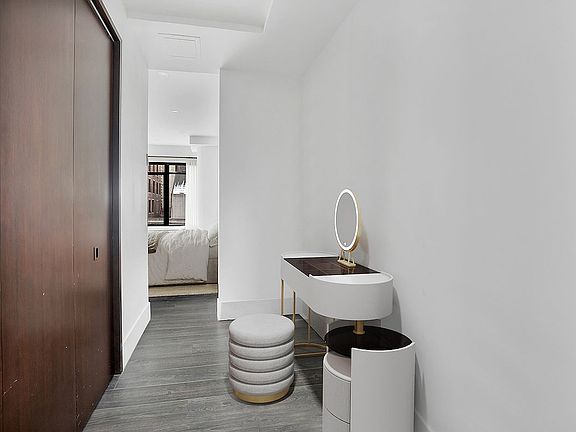 5th image of 40 Broad St APT 14H