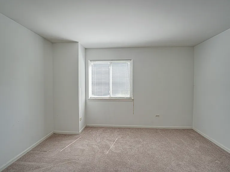 2464 Blue Spruce Ln — Photo 20