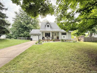 5534 Continental Rd, Grand Blanc, MI, 48439