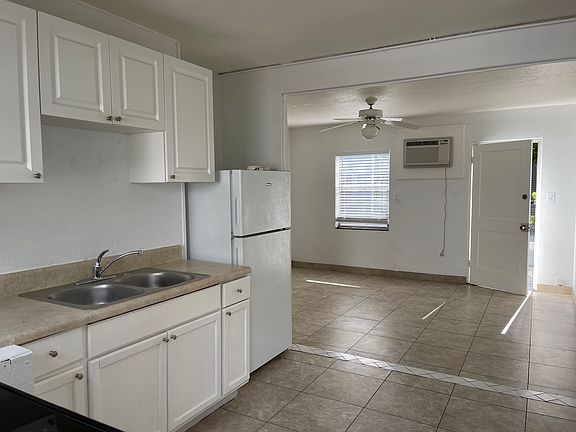 2nd image of 1316 E Gore St APT B