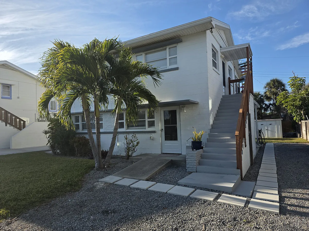 Building Photo - 335 80th Ave