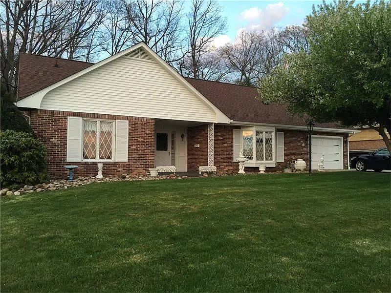 927 Sunset Dr photo 1