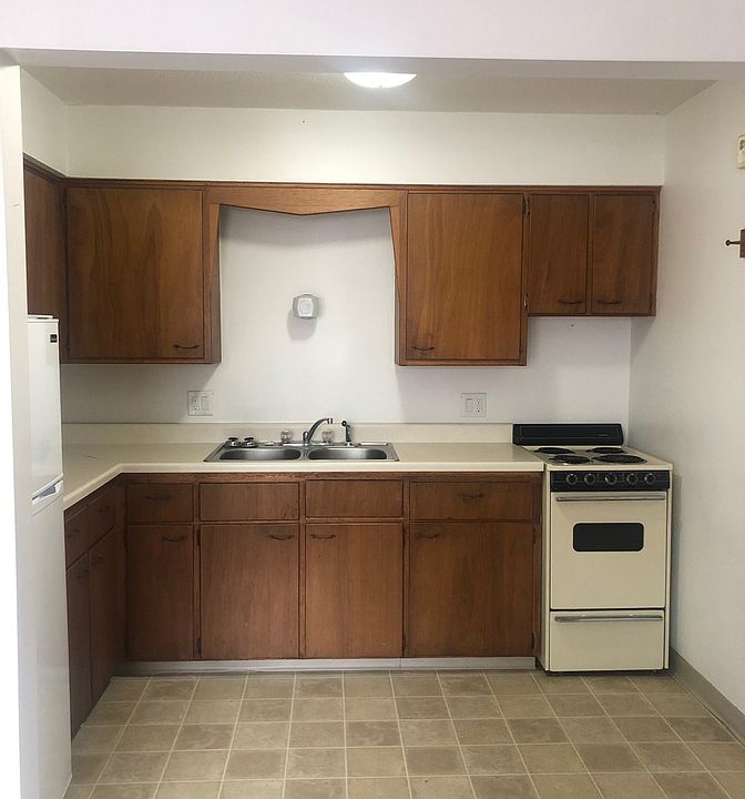1st image of 117 NW College Ave #7