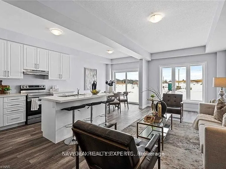 4855 Pettit Ave — Photo 7