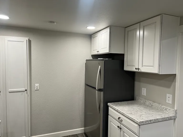 407 Berry St — Photo 6