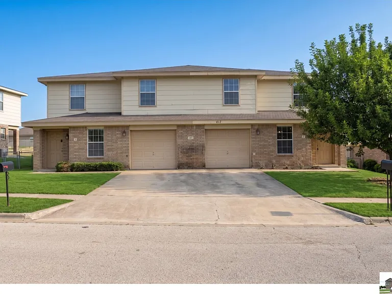 310 Janelle Dr #B — Photo 1