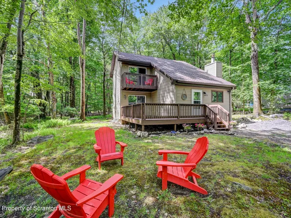 19 Country Club Dr, Thornhurst, PA 18424