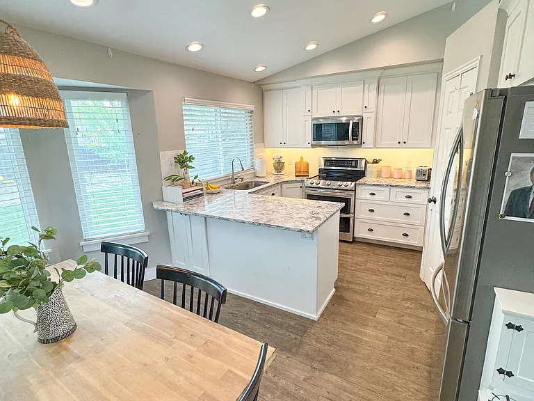 309 S 1800 W — Photo 5