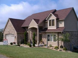 12 Aaronwoods Ct, Wheeling, WV 26003