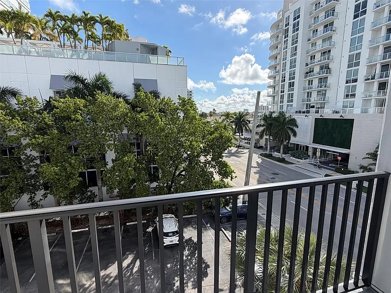 3000 Riomar St #406 — Photo 16