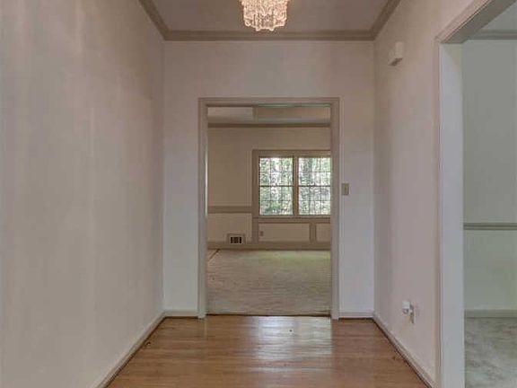 2nd image of 3385 Hunters Hill Dr