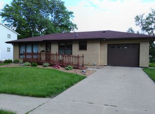 1864 Carter Rd, Dubuque, IA 52001