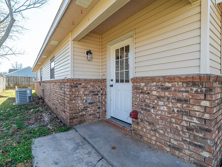 2001 Cypress Pl #A — Photo 1
