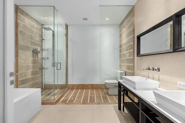 Rented by SERHANT. | media 6