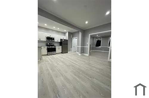 2461 Shirley Ave Photo 1