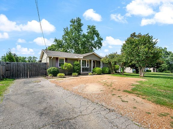 3rd image of 6628 Cabot Dr