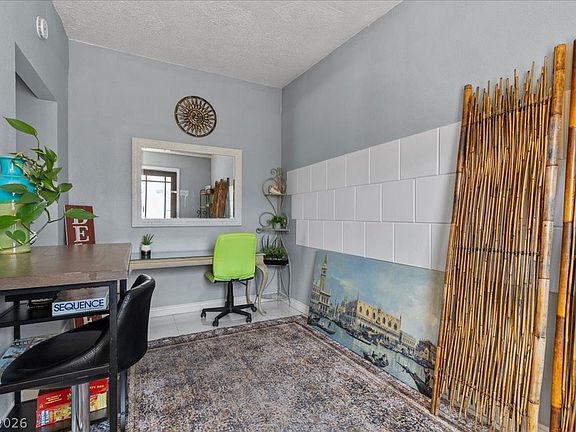 3rd image of 5333 Longridge Ave