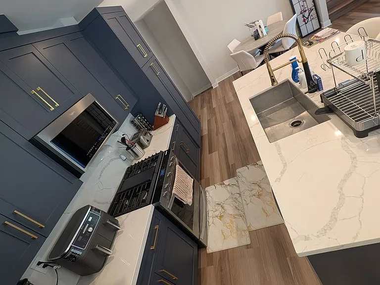 1202 W Cara Dr — Photo 3