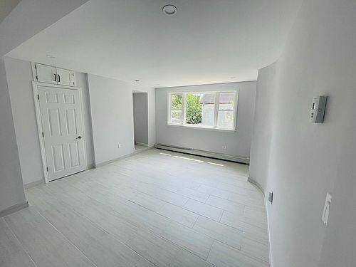 4th image of 20 Hill St