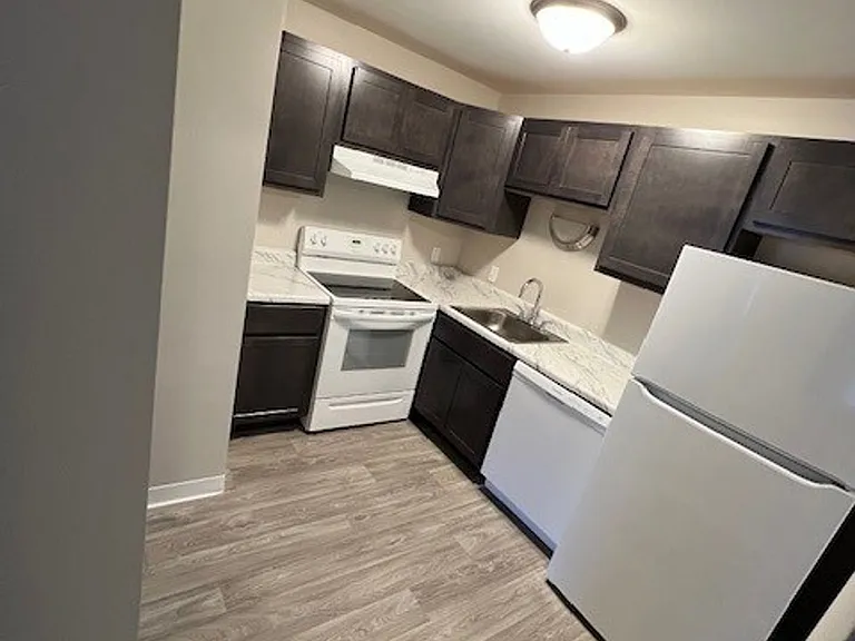 Avalon Woods Apartment Homes — Photo 41