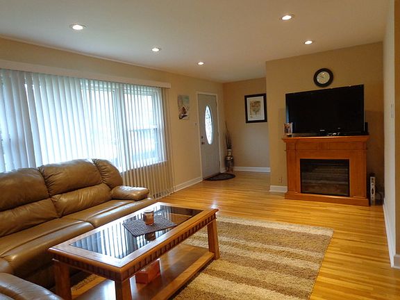 2nd image of 2036 N Wainwright Ct