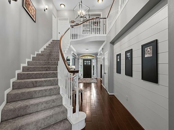 4th image of 3218 S Woodstream Way