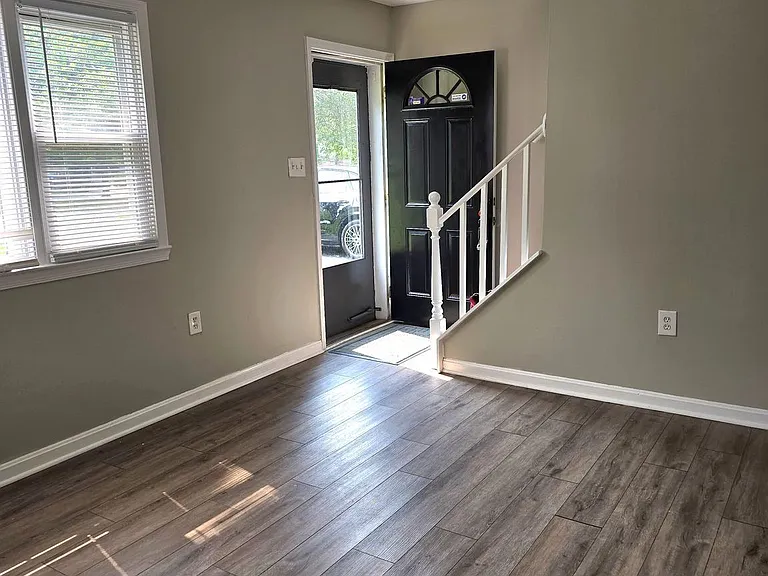 8313 Gibbons Dr — Photo 7